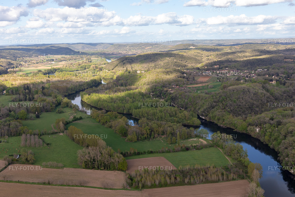 Vue aérienne: Île de la Dordogne à Carsac-Aillac dans le département Dordogne, France. Photo: IMG_113395.jpg prise le 16/04/2019 par Werner Riehm/FLY-FOTO.eu – Résolution de l'original: 5472 x 3648 px