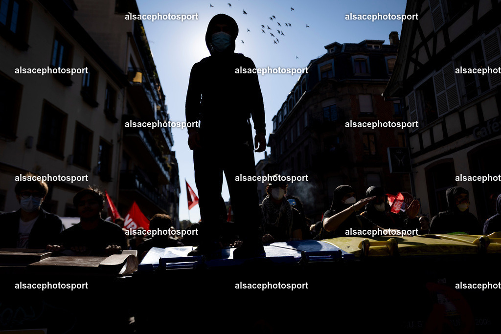 _B7A9932 | manifestation de lycéens à Strasbourg, le 6 octobre 2026, dans le cadre d’un mouvement national de protestation contre les conditions d’apprentissage. - Realisiert mit Pictrs.com