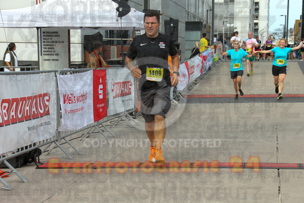 250920_1328_EX1_4902 | Sportfotografie im Rhein-Sieg Kreis, Köln, Bonn, NRW, Rheinland Pfalz, Hessen, etc. Unser Tätigkeitsfeld umfasst den Laufsport vom Volkslauf über den Marathon, Duathlon, Triathon bis zum Ultralauf wie Kölnpfad Ultra oder Schindertrail.