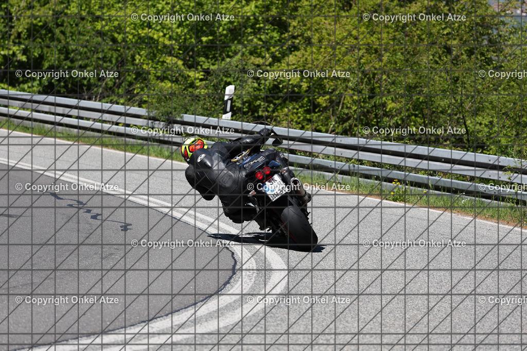 IMG_9427 | Fotograf am Kyffhäuser. Onkel Atze. Kyffhäuser Rennstrecke. Café36. Motorsportfotografie. - Realisiert mit Pictrs.com
