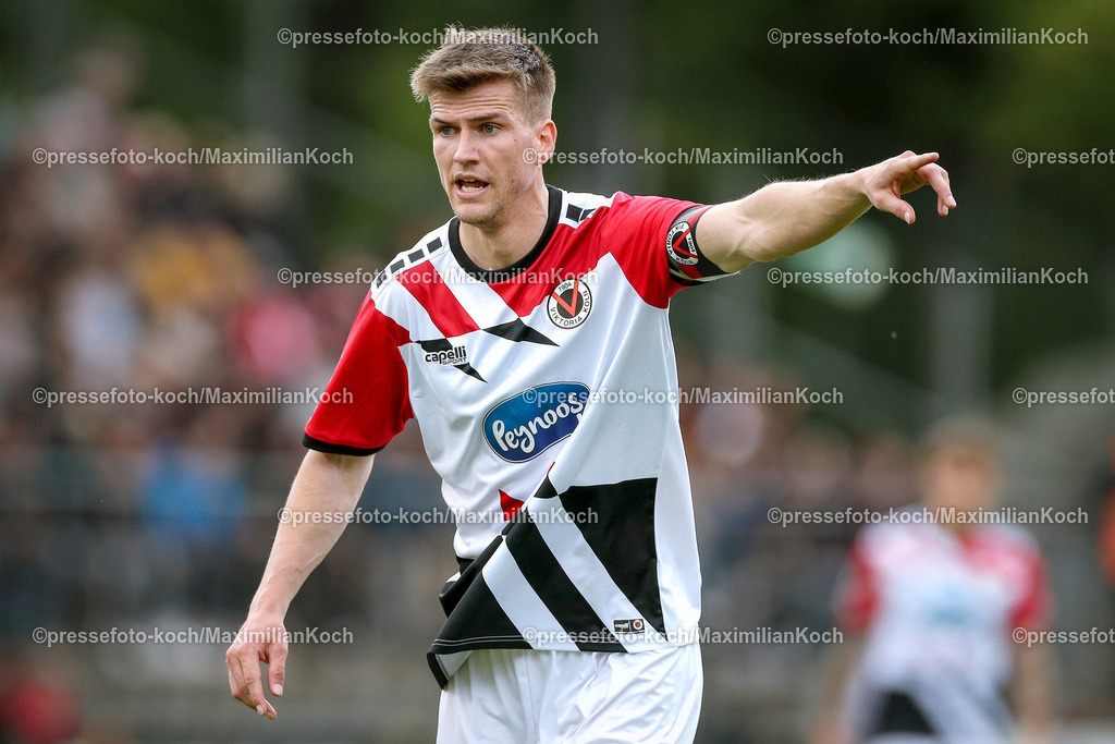 Koe3Liga27042402103 | 27.04.2024, Köln, Fußball, bwin 3. Liga Herren, Sportpark Höhenberg, 35. Spieltag, Saison 2023 2024, FC Viktoria Köln – Preußen Münster: Moritz Fritz (Viktoria Köln). 
DFB regulations prohibit any use of photographs as image sequences and or quasi-video.