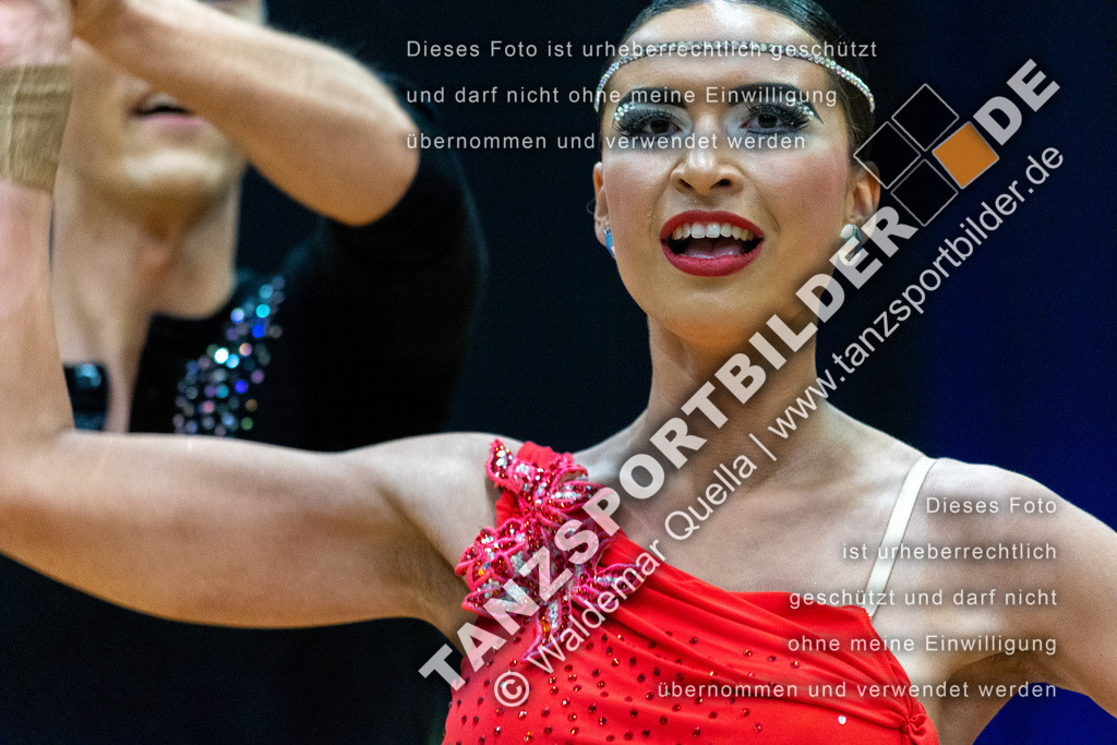 20230415-12558 | Hier finden Sie Tanz Bilder vom Latein und Standard Formationen tanzen. Sportbilder vom Tanzsport. Schöne Fotos und von Weltmeisterschaft, Europameisterschaft, Bundesliga, Regionalliga, Oberliga und Landesliga sowie von GOC Stuttgart, DanceComp, WM Bremen