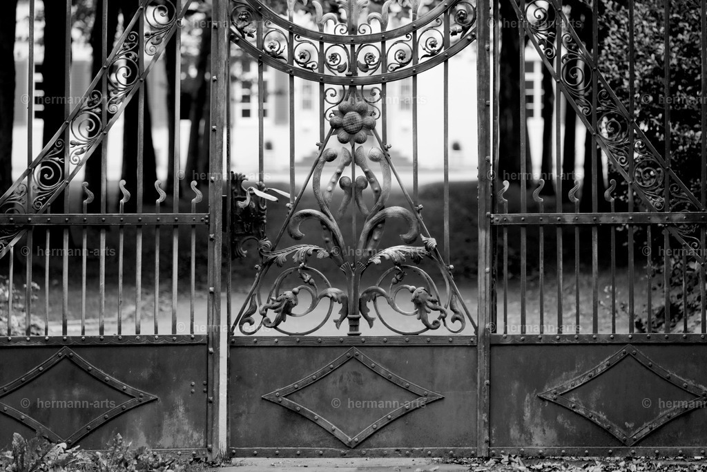 Hermann-Arts_Barockes Tor_017 | Photo Foto Kunst Art schwarzweiss Bilder Rheine Münster Berlin Blumen 