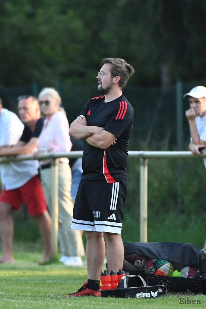 TuS Eversten-SG FriPe | Herren Kreisliga; TuS Eversten (mint)-SG FriPe (rot) am 15.08.2025 in Oldenburg (Sportanlage TuS Eversten), Photo: Philip Eiben 2025 - Realisiert mit Pictrs.com