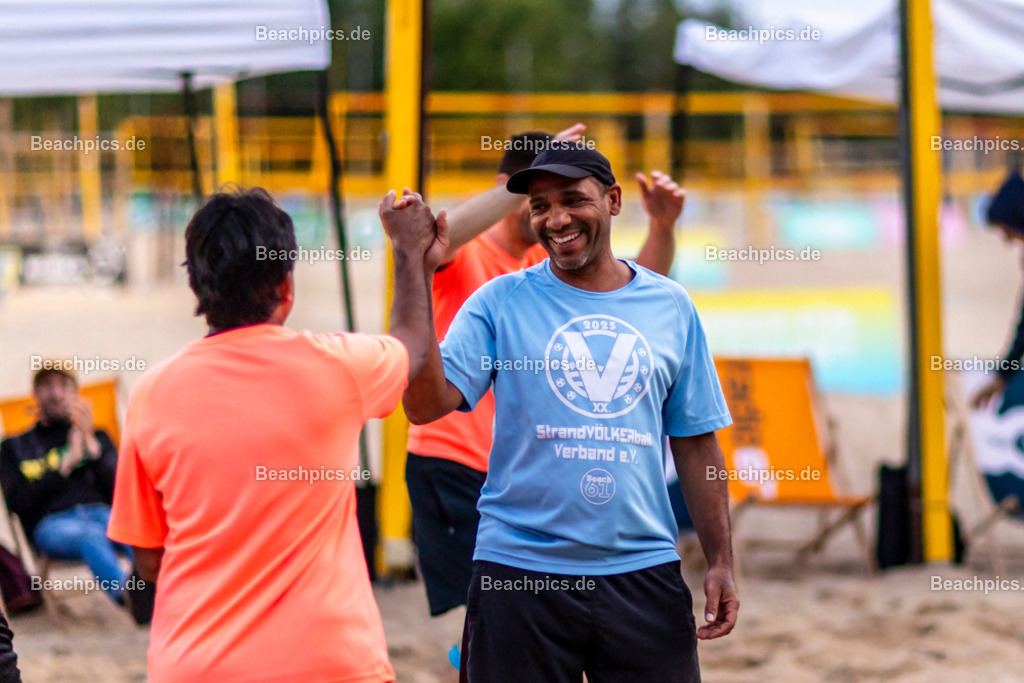 2025-200087177-Strandvölkerball-WM |  24.08.2025; Berlin Foto: Gerold Rebsch - www.beachpics.de