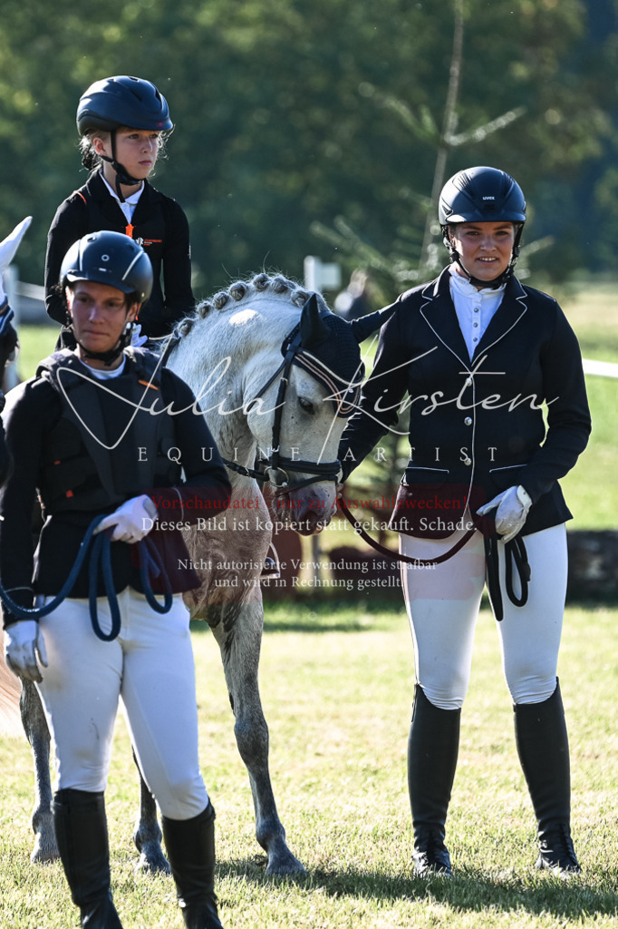 DSC_0506 | Pferde- und Turnierfotografie in Westsachsen. Pferdeportraits, Auftragszeichnungen und intuitive Kunst.