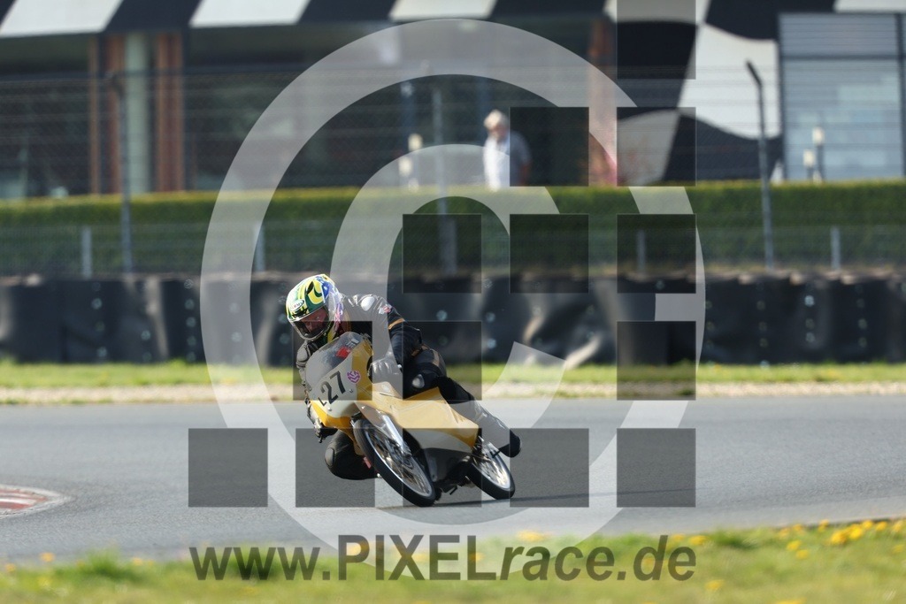 0l27-20260418_00532 | Schöne Erinnerungen an spannende Momente - das festzuhalten ist unser Job. PIXELrace.de ist seit 2003 auf den Rennstrecken Europas unterwegs um die Action draußen beim Fahren und die wunderbare Stimmung imm Fahrerlager für euch einzufangen.