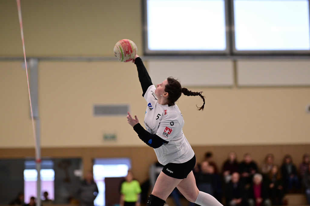 Faustball I Frauen I Saison 2025-2026 I Bundesliga Nord I 7c. Spieltag I MTV Wangersen - Ohligser TV | Der Sportfotograf. - Realisiert mit Pictrs.com