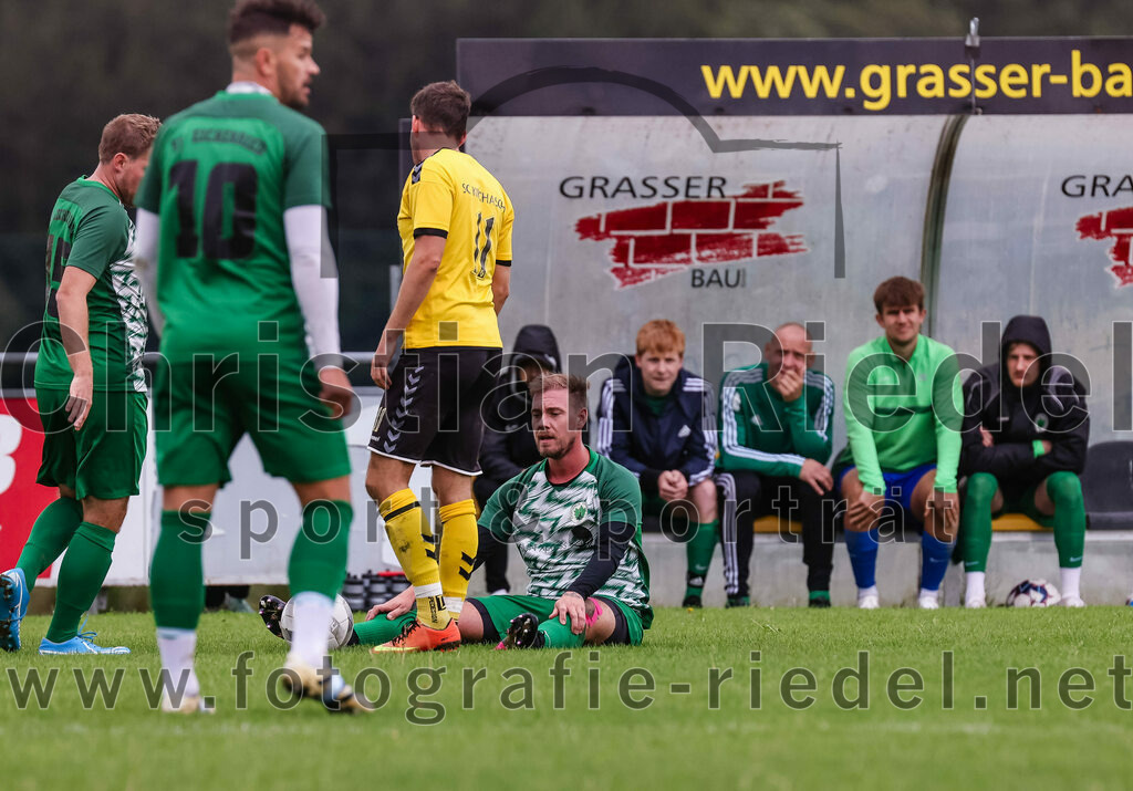 2023-08-06_029_SC_Kirchasch_gegen_SV_Eichenried | Bockhorn, Deutschland, 06.08.2023:
Fußball, Kreisliga 2023 / 2024, 2. Spieltag, SC Kirchasch gegen SV Eichenried, Endergebnis: 3:1

Stefan Hackl (SC Kirchasch, #11), Bastian Reuel (SV Eichenried, #20)

Foto: Christian Riedel / fotografie-riedel.net