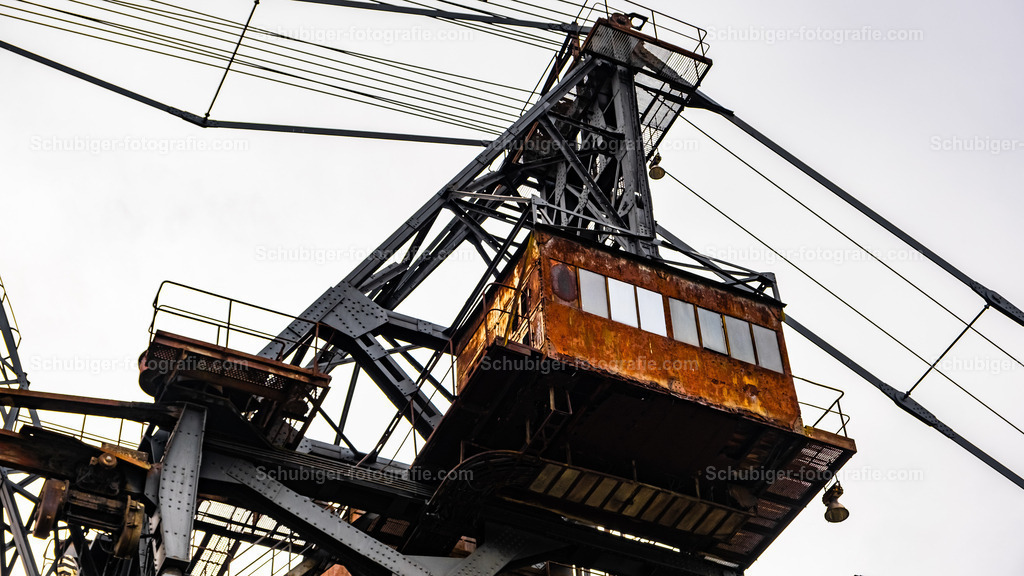 DSCF1986 | Ferropolis ist ein Industriemuseum und Veranstaltungsort in Gräfenhainichen östlich von Dessau-Roßlau auf einer Halbinsel im Gremminer See, dem ehemaligen Tagebau Golpa-Nord. Ferropolis ist Ankerpunkt der Europäischen Route der Industriekultur. Wikipedia - Realisiert mit Pictrs.com