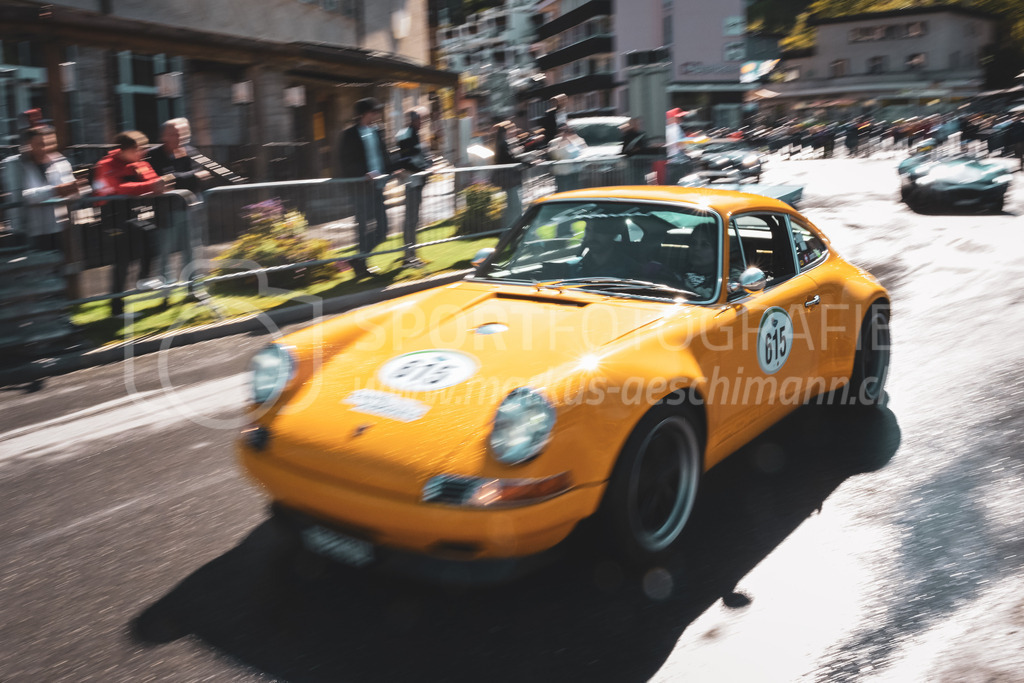 21. Arosa ClassicCar 2025 - 5. September 2025 | Sandra Stillhart aus Bütschwil (SUI) in einem Porsche 964 aus dem Jahre 1992 mit Startnummer 615 am Arosa ClassicCar 2025 in der Kategorie Demo..@arosaclassiccar, @arosa.official, #arosaclassiccar, #arosa, #76curves, #classiccarBild: Sportfotografie Markus Aeschimann | www.markus-aeschimann.ch - Realisiert mit Pictrs.com