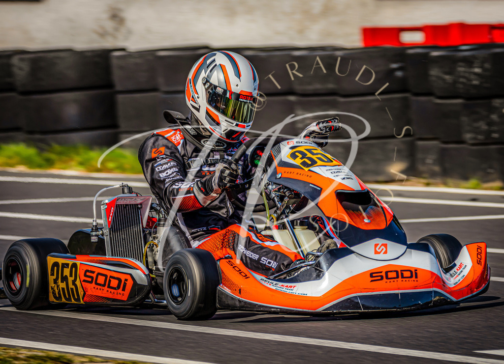 7051A4EF-2799-47C0-B61B-7FD19168D1AE | traudl_s_fotos