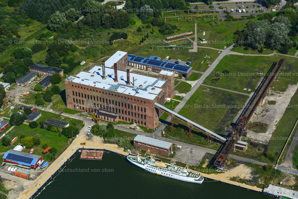 3637756 | PEENEMüNDE 25.08.2016 Industrie- Denkmal und Museum der technischen Anlagen und Modelle auf dem Gelände des "Historisch-Technisches Museum Peenemünde" in Peenemünde auf der Insel Usedom im Bundesland Mecklenburg-Vorpommern, Deutschland. Weiterführende Informationen bei: Historisch-Technisches Museum Peenemünde GmbH. // Industrial monument and museum of technical systems and models on the grounds of the "Historic-Technical Museum Peenemuende" in Peenemuende on the island of Usedom in the state Mecklenburg - Western Pomerania, Germany. Further information at: Historisch-Technisches Museum Peenemuende GmbH. Foto: Gerhard Launer