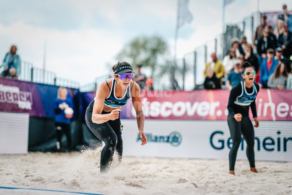 Beachvolleyball | Frauen | German Beach Tour 2024 | Tourstop Bremen | 09.06.2024 | Andressa Cavalcanti Ramalho jubelt und ballt die Faust