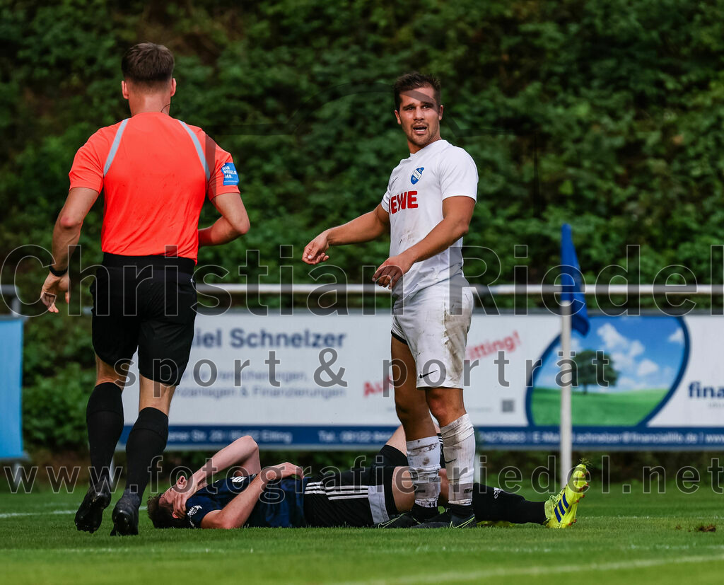 2023-07-28_078_FC_Eitting_gegen_FC_Moosburg | Eitting, Deutschland, 28.07.2023:
Fußball, Kreisliga 2023 / 2024, 1. Spieltag, FC Eitting gegen FC Moosburg, Endergebnis: 1:1

Benedikt Einhauser (FC Moosburg, #3)

Foto: Christian Riedel / fotografie-riedel.net