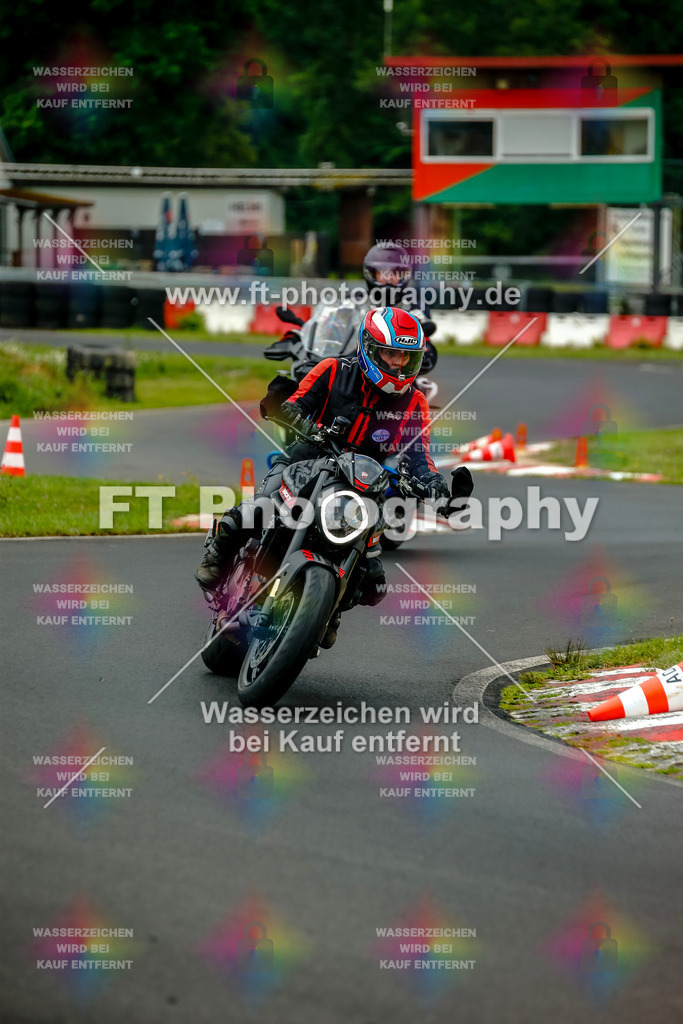 VBK-3651 | Hier findet Ihr Bilder von Touristenfahrten auf der Nürburgring Nordschleife oder von anderen Veranstaltungen die ich besucht habe. Viel Spass beim Durch Schauen 