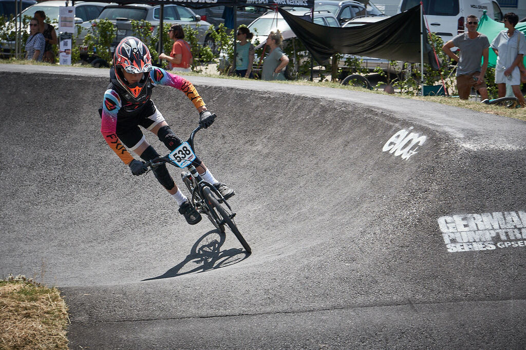 202506251-04 PM25 70@sebastiankopp | German Pumptrack Series - Realisiert mit Pictrs.com