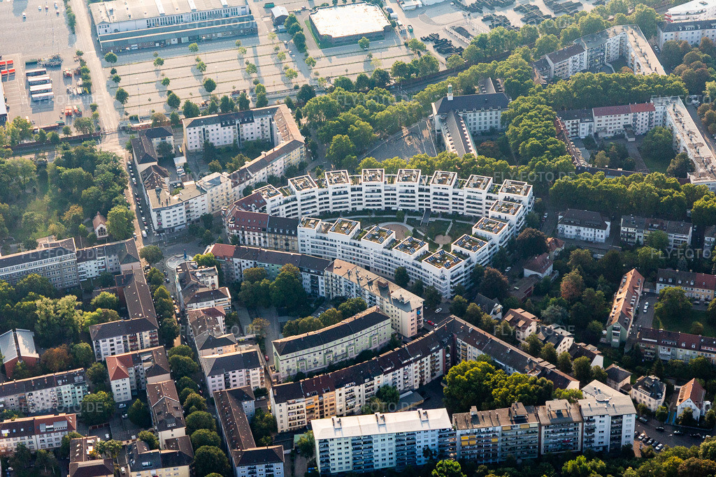 Luftbild: Schwarzwaldstraße Haardtstr im Ortsteil Lindenhof in Mannheim im Bundesland Baden-Württemberg in Deutschland. Foto: IMG_116921.jpg vom 25.08.2019 durch Werner Riehm/FLY-FOTO.de
