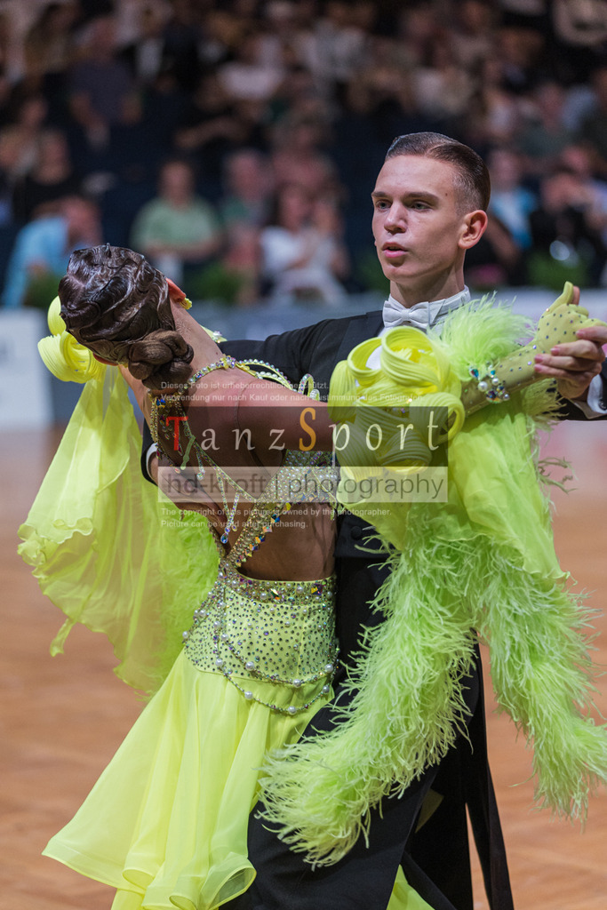 20250819_WDSF-Open-Std-Youth_1046 | Tanzsportbilder, Standardtanz, Lateintanz, WDSF, DTV, LTVB, dancecomp, goc, hessen tanzt, blaues band der spree, walzer, tango, wiener walzer, slowfox, quickstepp, samba, rumba, cha-cha-cha, paso doble. jive, hd-kroft photography, turniertanzsport