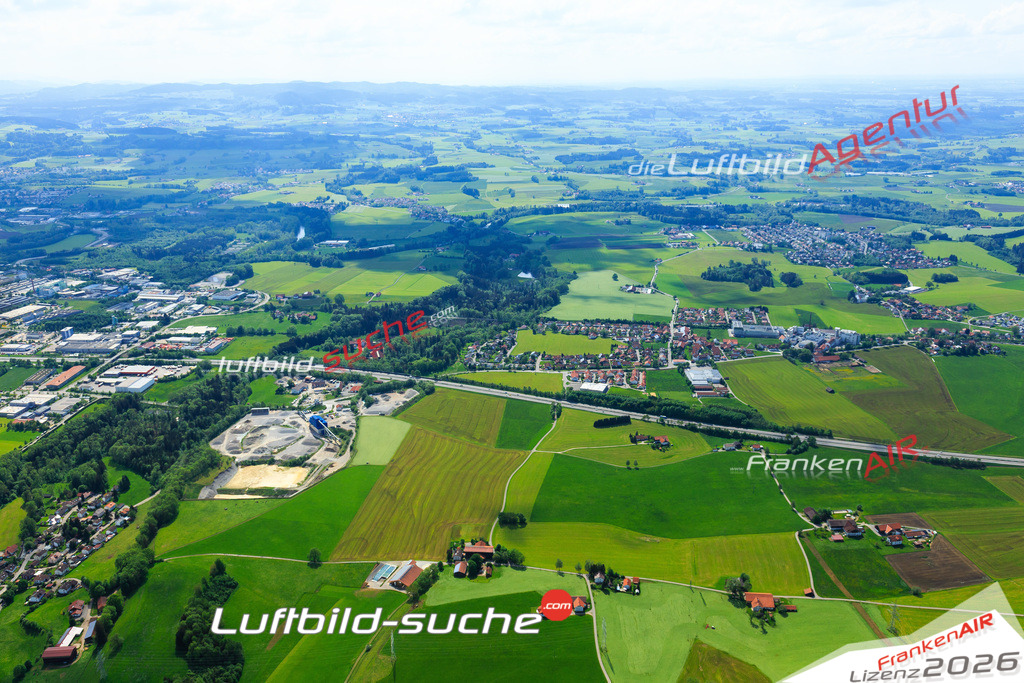 Die Luftaufnahme der Stadt Haldenwang wurde vom UL-Flugzeug heraus erstellt ( keine Drohne )- hohe Auflösung für beste Qualität