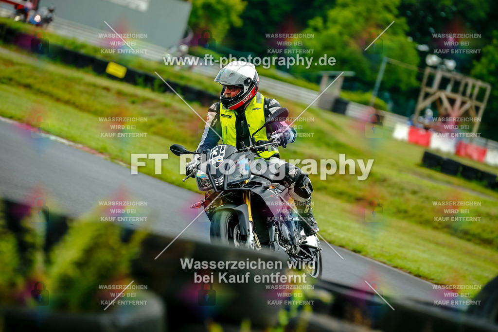 VBK-4075 | Hier findet Ihr Bilder von Touristenfahrten auf der Nürburgring Nordschleife oder von anderen Veranstaltungen die ich besucht habe. Viel Spass beim Durch Schauen 