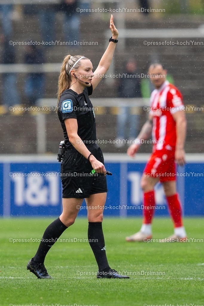 xydr13042502001 | 13.04.2025, xydrx, Fußball, Borussia Dortmund II - FC Energie Cottbus, 3.Liga, Stadion Rote Erde, Saison 2024 2025: Fabienne Michel (Schiedsrichterin) DFB regulations prohibit any use of photographs as image sequences and or quasi-video.