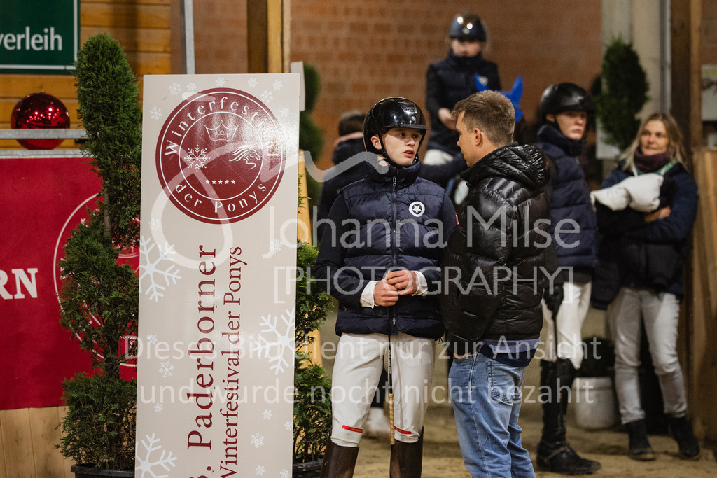 231118_PonyTrophy-279 | Deine schönsten Turniermomente als professionelle Fotos! Entdecke hochwertige Pferdesport-Fotografie im Online-Shop. Jetzt Fotos finden & bestellen!