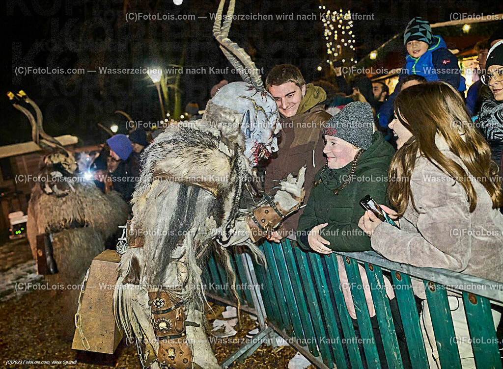 ALP5229_WIESELBURGER ADVENT_Perchtenlauf | (C)FotoLois.com, Alois Spandl, WIESELBURGER ADVENT, Perchtenlauf, So 10. Dez. 2023.