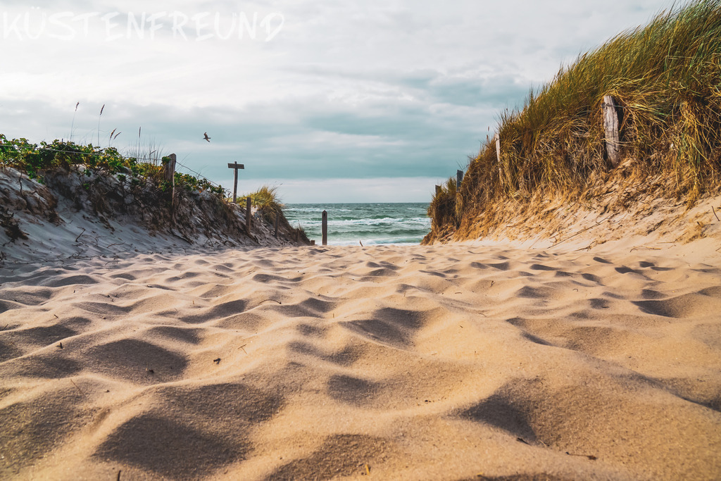 Strandweg auf Alu Dibond oder Fotoleinwand | Entdecke deine Lieblingslandschaft von der Küste – auf Ostsee Leinwand, Nordsee Leinwand, Alu Dibond oder Acrylglas, passend für jeden Geschmack und Raum.