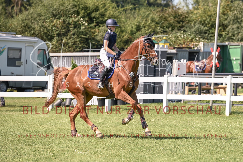 Schugtsche-Düren.2024-06.Stilspringprf.A_-11 | Schugtsche Fotografie - Realisiert mit Pictrs.com