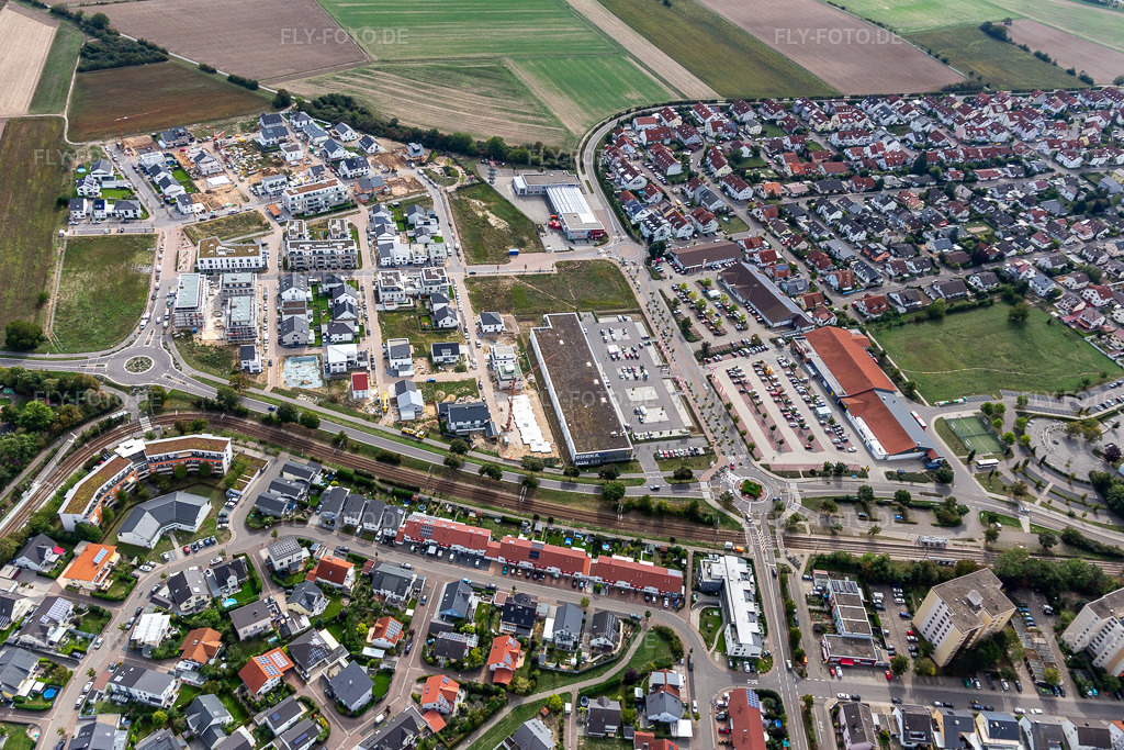 Luftbild: Hochstetten, Quartier 2020 Entwicklungsgebiet Biegen-Durlacher Weg im Ortsteil Hochstetten in Linkenheim-Hochstetten im Bundesland Baden-Württemberg in Deutschland. Foto: IMG_122890.jpg vom 11.09.2020 durch Werner Riehm/FLY-FOTO.de