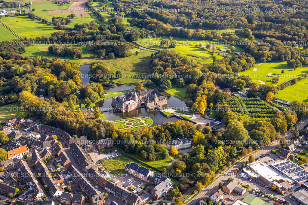Isselburg241010213 | Luftbild, Schloss Wasserburg Anholt mit Schlosspark und Barockgarten, herbstliche Bäume, Anholt, Isselburg, Niederrhein, Nordrhein-Westfalen, Deutschland