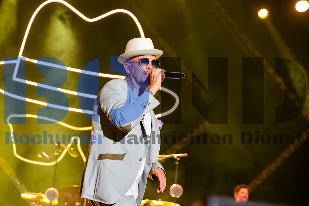 Zeltfestival Ruhr 2024 - Jan Delay  {date} -  | {headline}(Foto: Sebastian Sendlak / BOND) - Realisiert mit Pictrs.com