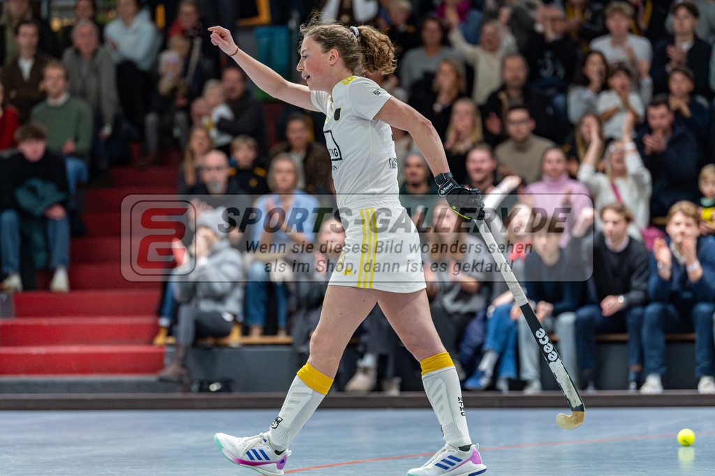SM_2024-12-20-D85_-624 | 1.Bundesliga Hallenhockey  (W) DCADA - HTHC / 6:5 (3:3)