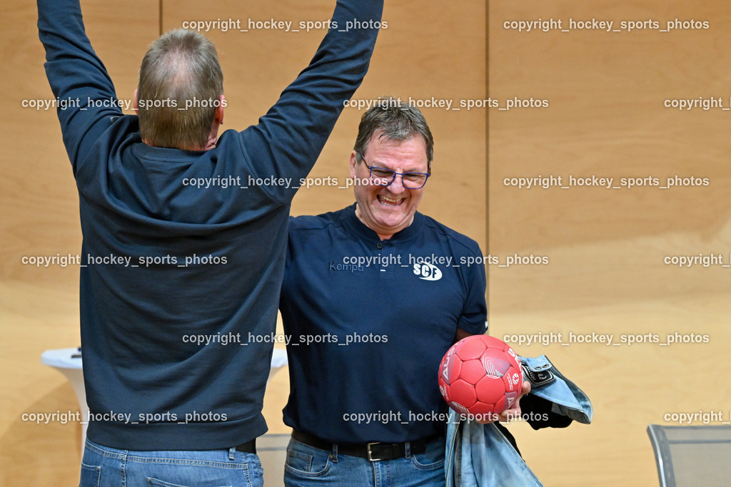 SC Ferlach vs. roomz JAGS Vöslau | Jubel Obmann SC Ferlach Walter PERKOUNIG, SC Ferlach vs. roomz JAGS Vöslau, SC Ferlach vs. roomz JAGS Vöslau am 08.11.2025 in Ferlach (Ballspielhalle Ferlach), Austria, (Photo by Bernd Stefan)