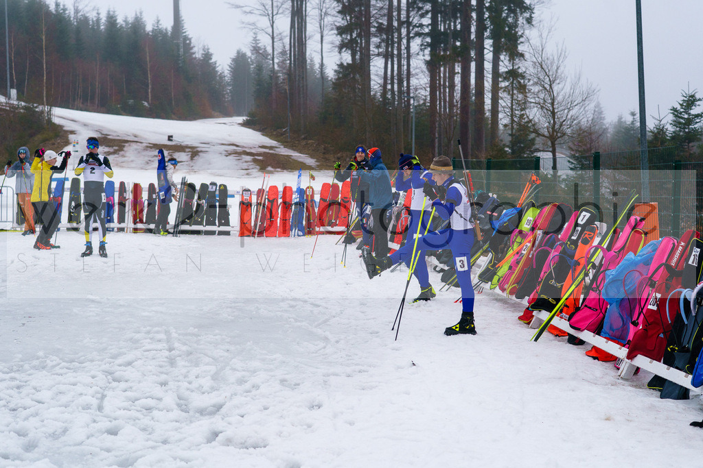 DP ARBER 9.-11.02.2024 | Unter schwierigen Bedingungen zauberte das OK ARBER-Team im Bayerischen Wald eine wettkampffähige Strecke im Arber Hohenzollern Skistadion.