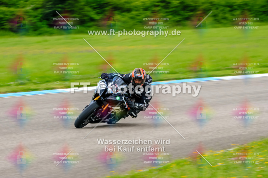 MotoTeam-3666 | Hier findet Ihr Bilder von Touristenfahrten auf der Nürburgring Nordschleife oder von anderen Veranstaltungen die ich besucht habe. Viel Spass beim Durch Schauen 