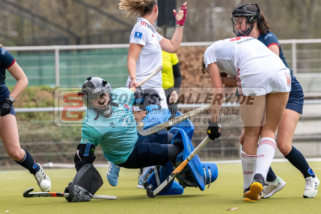 SFE_20250323_0060 | Köln, Deutschland, 23.03.2025:  Hockey 1. Bundesliga Damen Rot-Weiss Köln - Berliner HC im KTHC Stadion Rot-Weiss Köln Tennis and Hockey Club am 23.03.2025 in Köln, Deutschland. (Foto von Stephan Fehrmann)Köln, Germany, 23.03.2025: Hockey 1. Bundesliga Damen Rot-Weiss Köln - Berliner HC in KTHC Stadion Rot-Weiss Köln Tennis and Hockey Club at 23.03.2025 in Köln, Deutschland. (Foto from Stephan Fehrmann)
