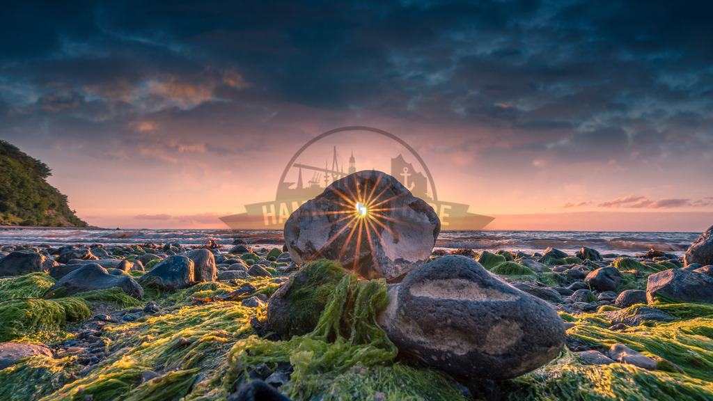 Sunset Hühnergott1 | Exklusive Hamburg collagen, tolle Segelbilder und viele weitere tolle Motive auf Leinwand, Poster, Alu-Dibond, u.v.m. findet Ihr bei uns auf hamburgbild.de. Findet Euer Wandbild für Euer Zuhause, Büro oder die  Praxis…. - Realisiert mit Pictrs.com