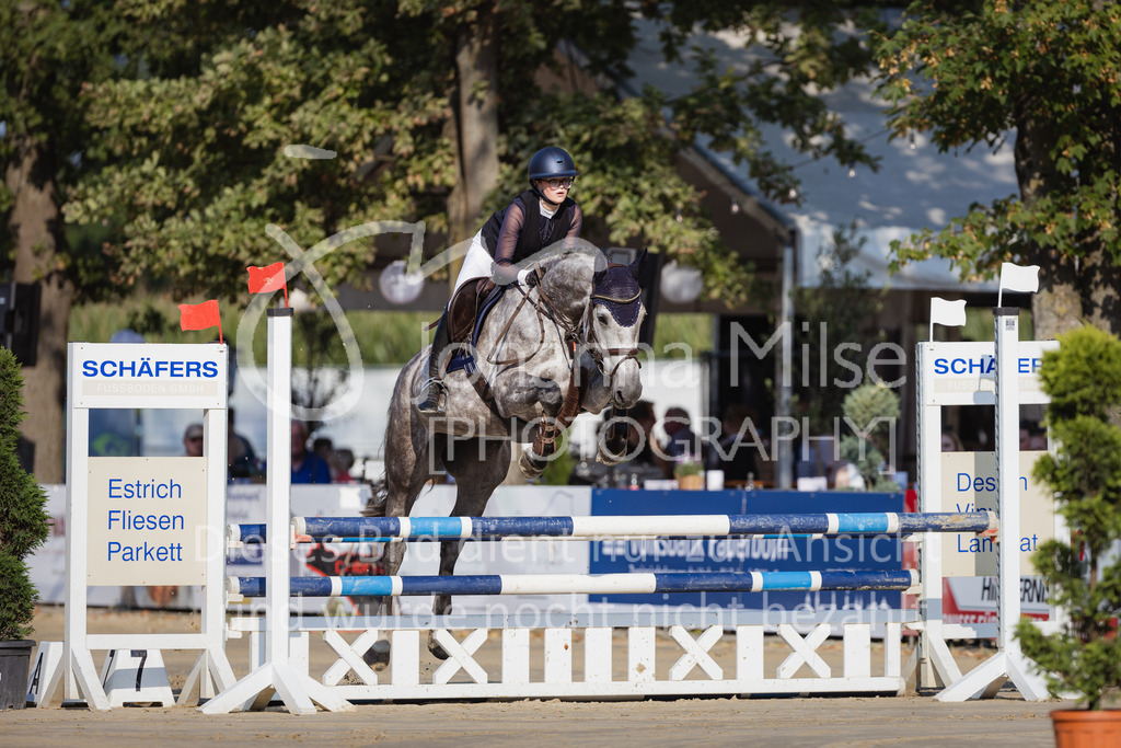 230823_Delbrueck_Stil-A1-102 | Deine schönsten Turniermomente als professionelle Fotos! Entdecke hochwertige Pferdesport-Fotografie im Online-Shop. Jetzt Fotos finden & bestellen!