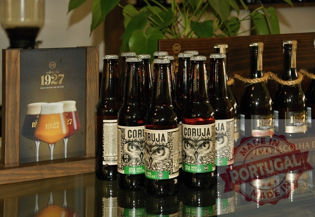 Coruja IPA beer bottles and Super Bock Selecção 1927 display | Coruja IPA and Super Bock Selecção 1927 beer bottles showcasing different craft brews - Realisiert mit Pictrs.com