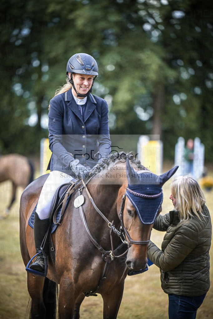 DOS_0004 | Entdecke hochwertige Reitturnierfotos von Foto Oger. Professionell, emotional und authentisch – jetzt Lieblingsmomente im Shop bestellen.Deutschlandweite Turnierfotografie. - Realisiert mit Pictrs.com