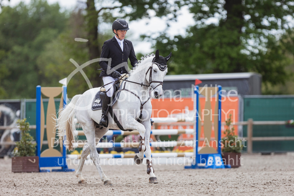250506_Mühlen_SprPf-L1-372 | Deine schönsten Turniermomente als professionelle Fotos! Entdecke hochwertige Pferdesport-Fotografie im Online-Shop. Jetzt Fotos finden & bestellen!