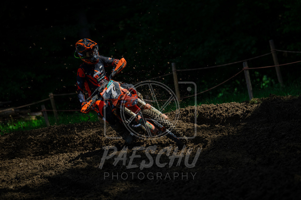 MX 2 (411) | Paeschuphoto Shop - Wer nicht sucht der auch nicht findet.Ob Motocrossbilder oder von einem besuchtem Spiel, Hauptsache Action. - Realisiert mit Pictrs.com