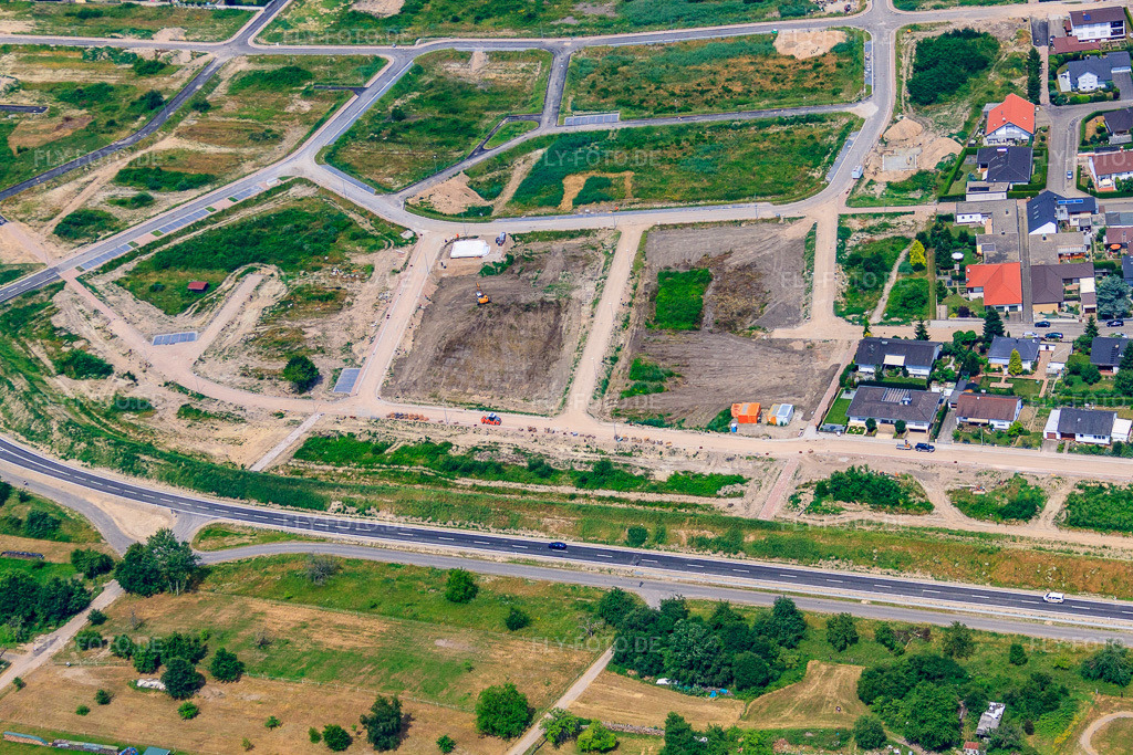Luftbild: Neubaugebiet West in Jockgrim im Bundesland Rheinland-Pfalz in Deutschland. Foto: IMG_29713.jpg vom 02.07.2010 durch Werner Riehm/FLY-FOTO.de
