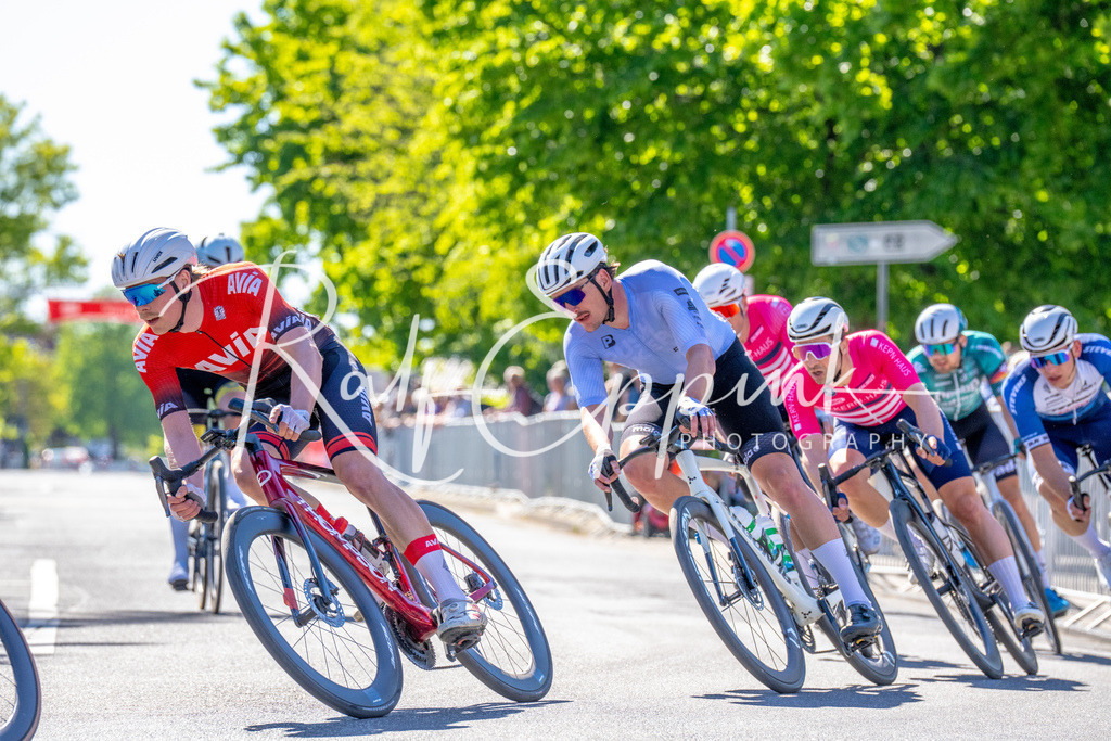 Spurt in den Mai 2026 - Großer Preis der Sparkasse Neuss | Annual one-day road cycling race "Großer Preis der Sparkasse Neuss" held in Büttgen, Germany, organized by VfR Büttgen 1912 e.V. The event features multiple races across all age categories from U11 youth to Elite men. - Realisiert mit Pictrs.com