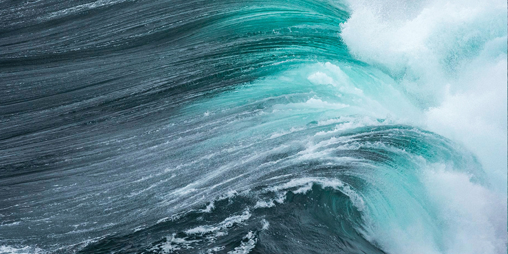 Brandung bei den Klippen von Kilkee, Co. Clare, Irland | Bestell-Nr. irl_2021_09_2095 - Realisiert mit Pictrs.com