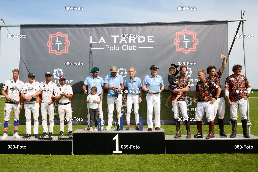 La Tarde Trachten Polo Cup 2025, Siegerehrung, Polo Teams La Tarde, Philly & Phill, Ostersee, Chiemsee, | La Tarde Polo Club Munich, La Tarde Trachten Polo Cup 2025, Siegerehrung, Polo Teams La Tarde, Philly & Phill, Ostersee, Chiemsee,, 2025-09-07,Foto: 089-foto.org - Realisiert mit Pictrs.com