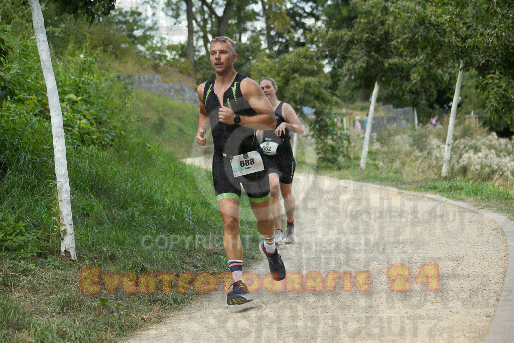 250824_1430_EX1_6483 | Sportfotografie im Rhein-Sieg Kreis, Köln, Bonn, NRW, Rheinland Pfalz, Hessen, etc. Unser Tätigkeitsfeld umfasst den Laufsport vom Volkslauf über den Marathon, Duathlon, Triathon bis zum Ultralauf wie Kölnpfad Ultra oder Schindertrail.