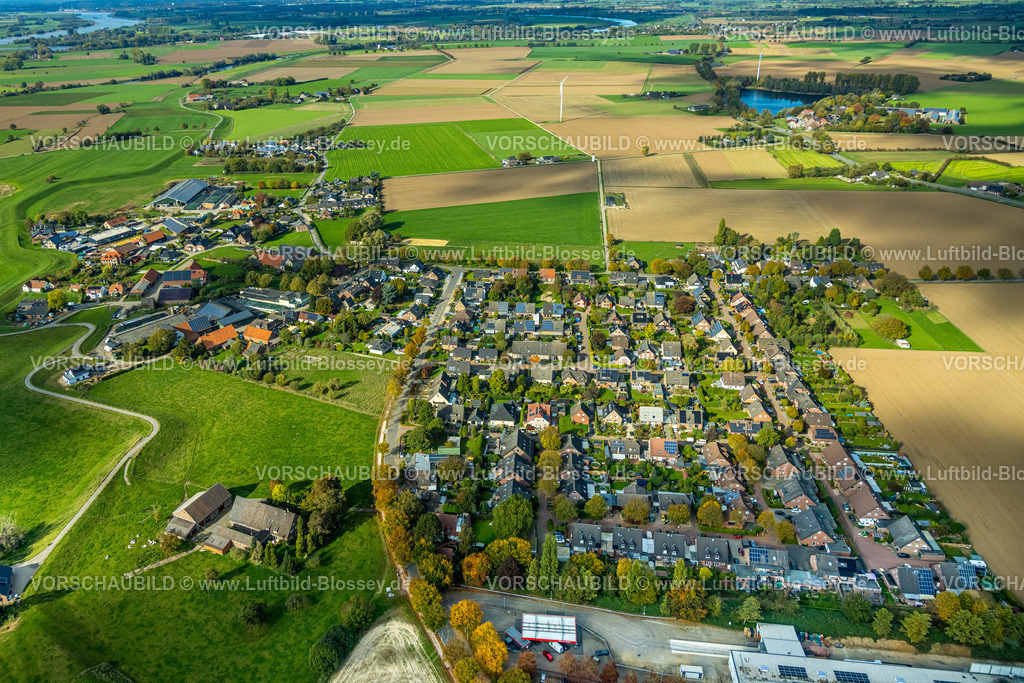 Rees251004911 | Luftbild, Wohngebiet Ortsansicht Ortsteil Esserden, Wiesen un Felder mit Fernsicht, Rees, Niederrhein, Nordrhein-Westfalen, Deutschland